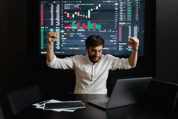 The Psychology of Trading: How EAs Help Maintain Emotional Discipline